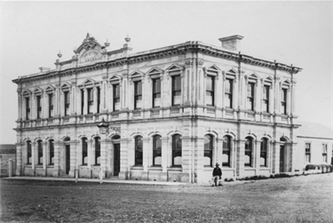 The Junction Hotel in the nineteenth century (Collection of Hawke's Bay Museums Trust, Ruawharo Tā-ū-rangi, 330)
