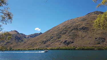 Waitaki Lakes - Lake Aviemore